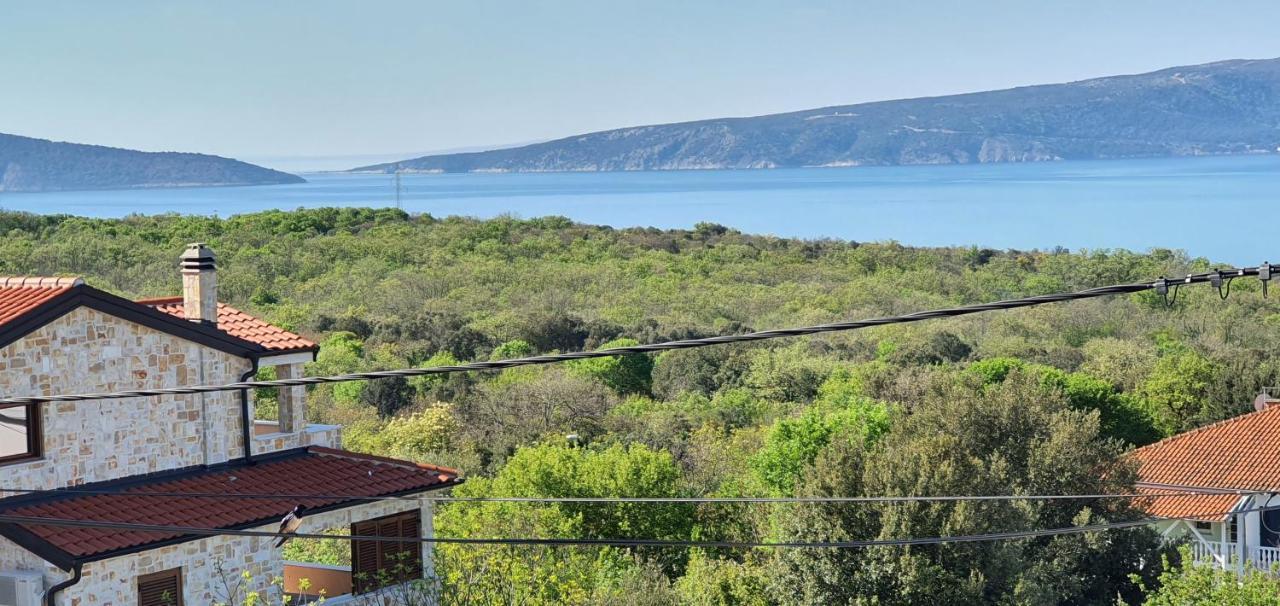 Nef Pinezici (Krk)