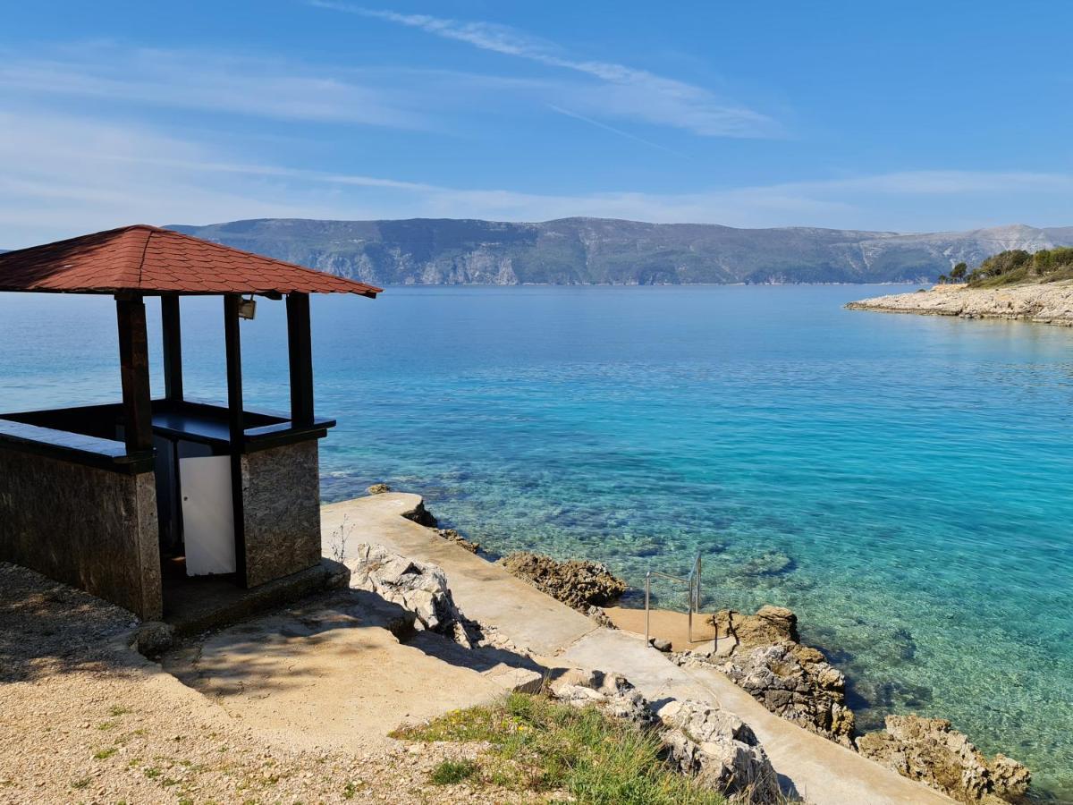 Nef Pinezici (Krk)