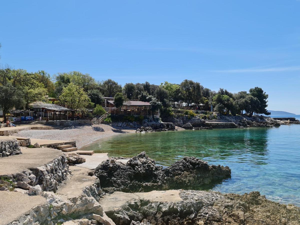 Nef Pinezici (Krk)