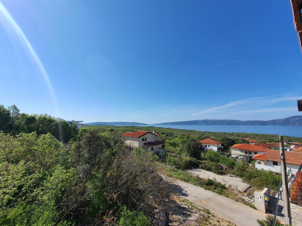 Nef * Pinezici (Krk)