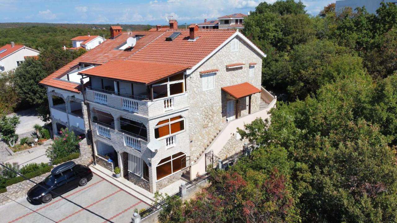 Nef * Pinezici (Krk)